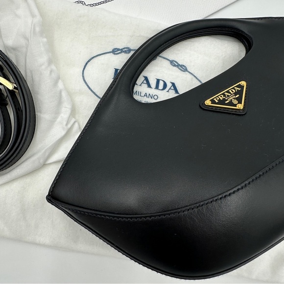 Black Prada Medium Leather Bag - Picture 6 of 17